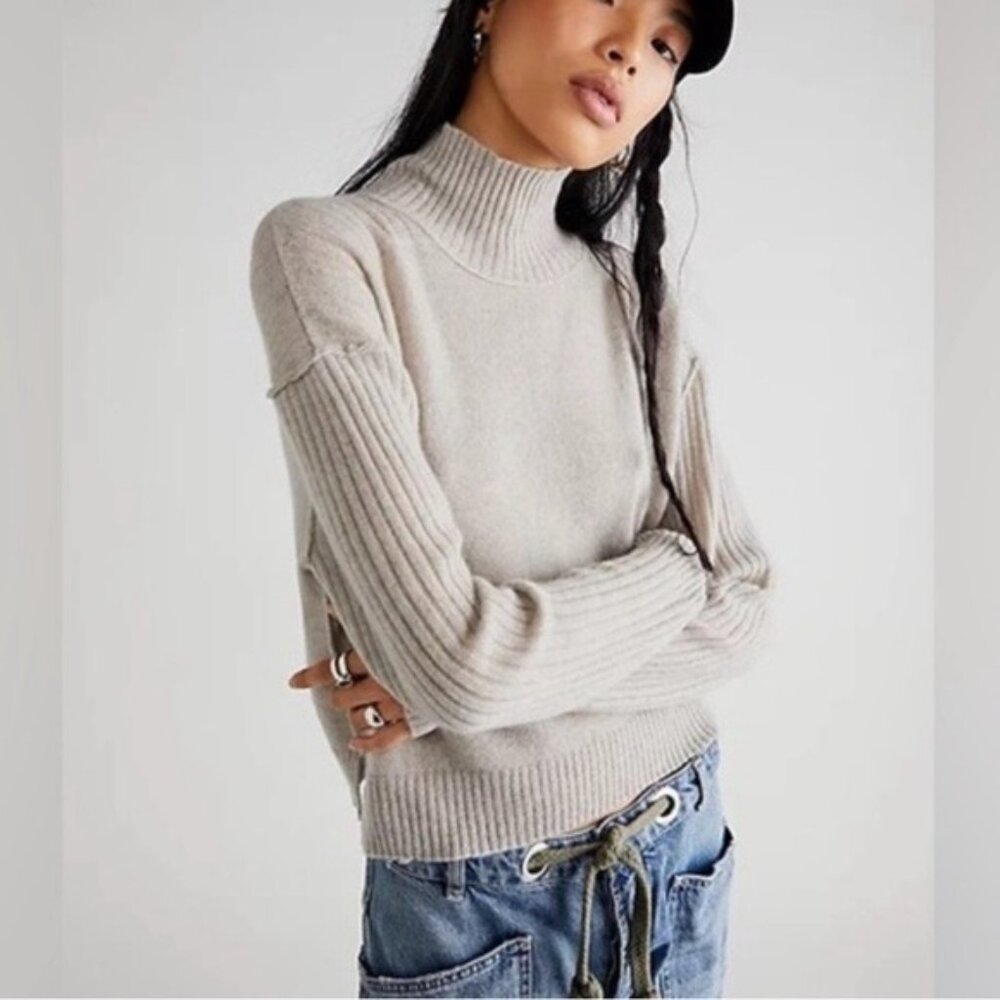 Free People Aubrey Cashmere Turtleneck Sweater in Grey Size Small NWT - Picture 1 of 4